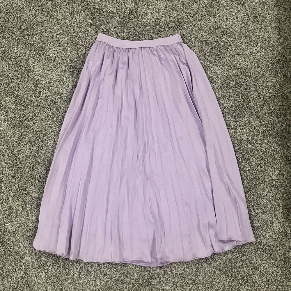 Women’s Lucy Paris lavender midi, pleated skirt; size small